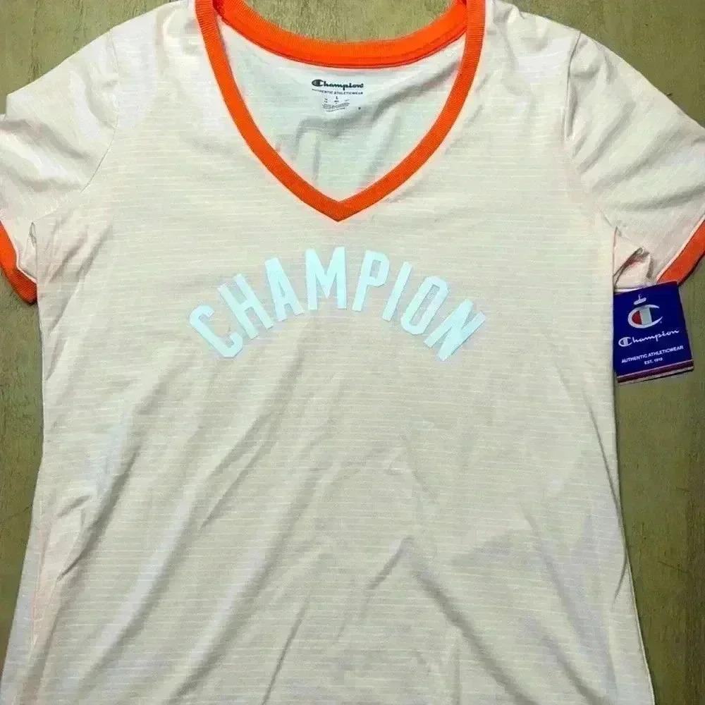 NWT Champion V neck T-shirt Large